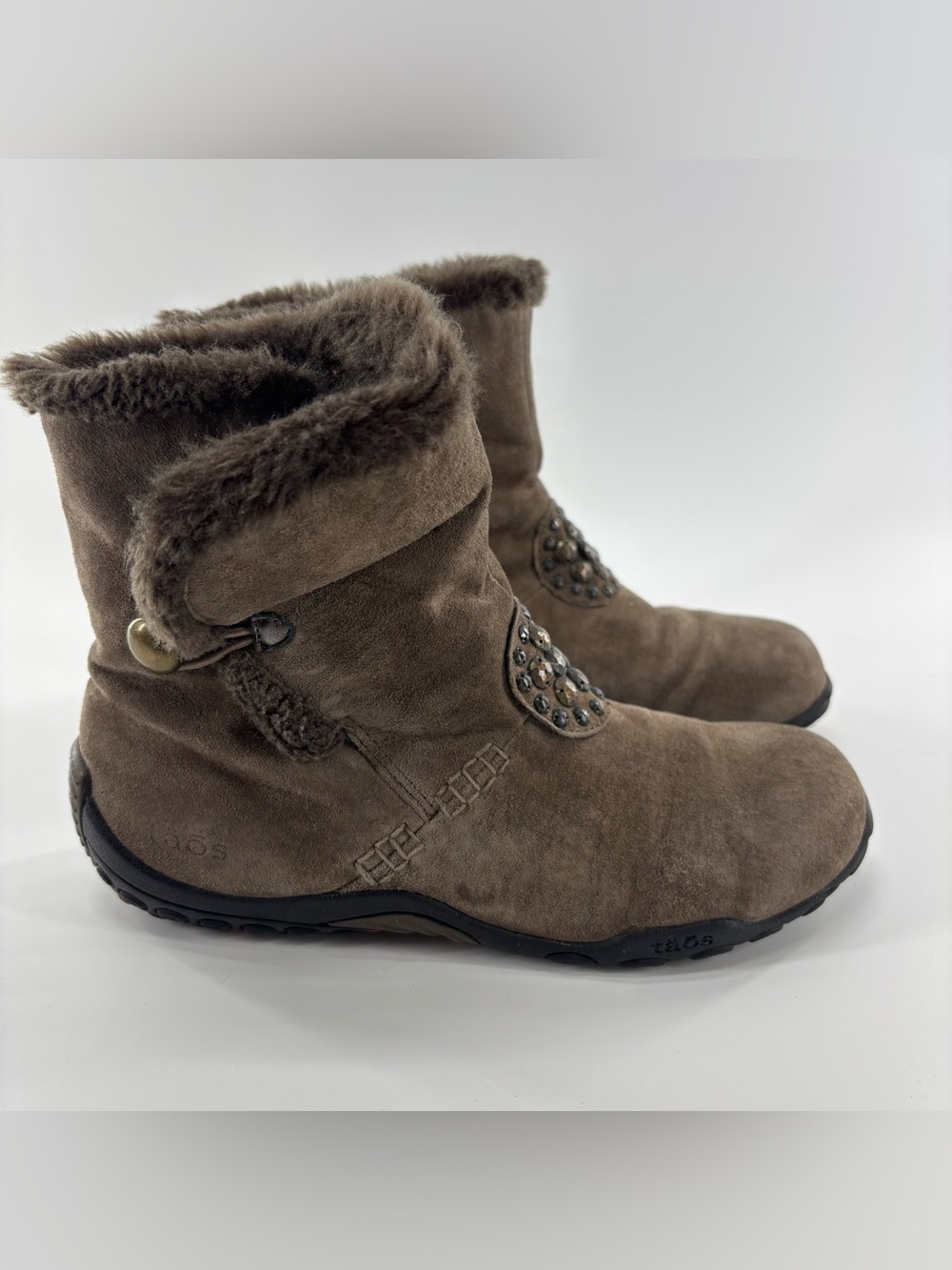 Taos Trinket brown suede boots 7 faux fur lining embellished outdoor winter warm
